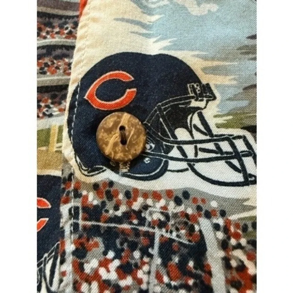 NFL Team Apparel Chicago Bears All Over Stadium‎ Print Rayon Camp Shirt Mens L
